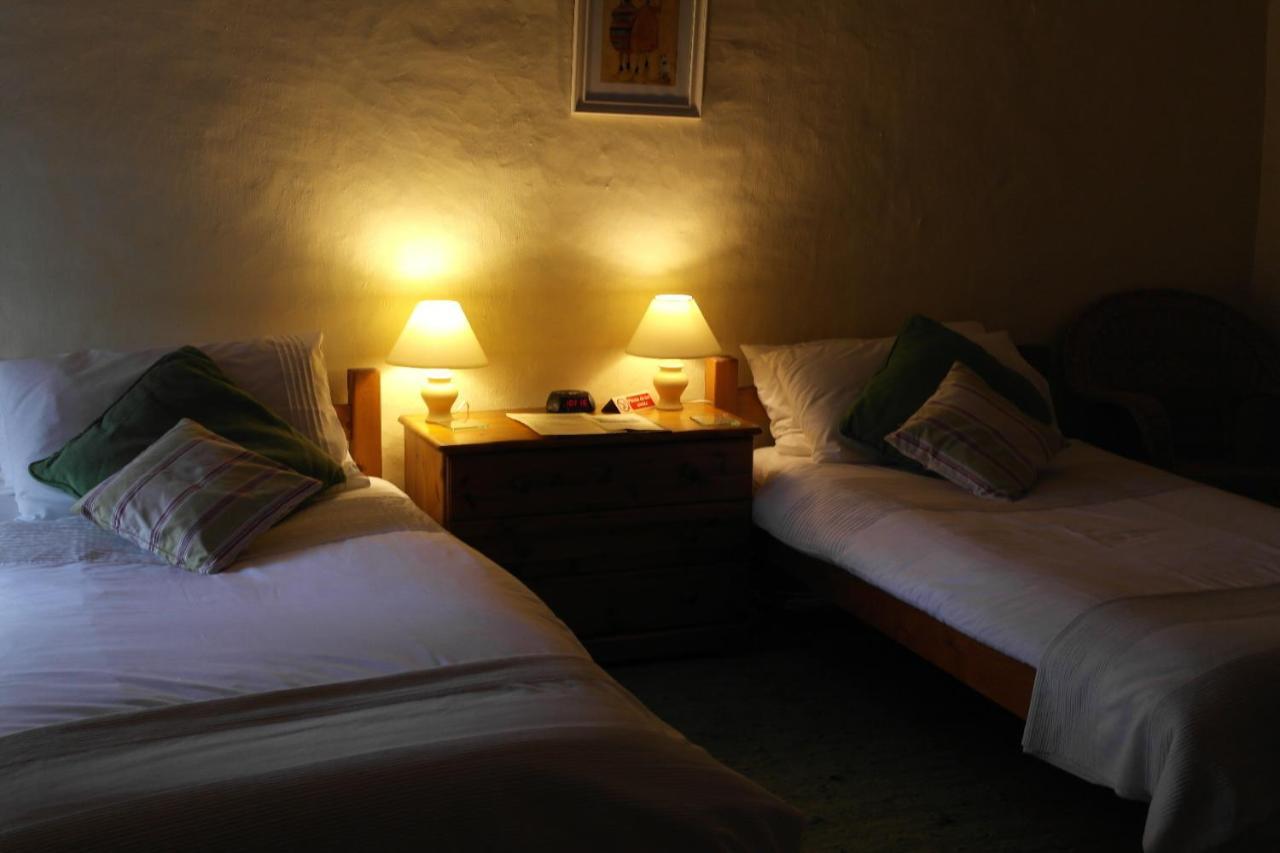 The Old Barn Bed & Breakfast Barry Bagian luar foto