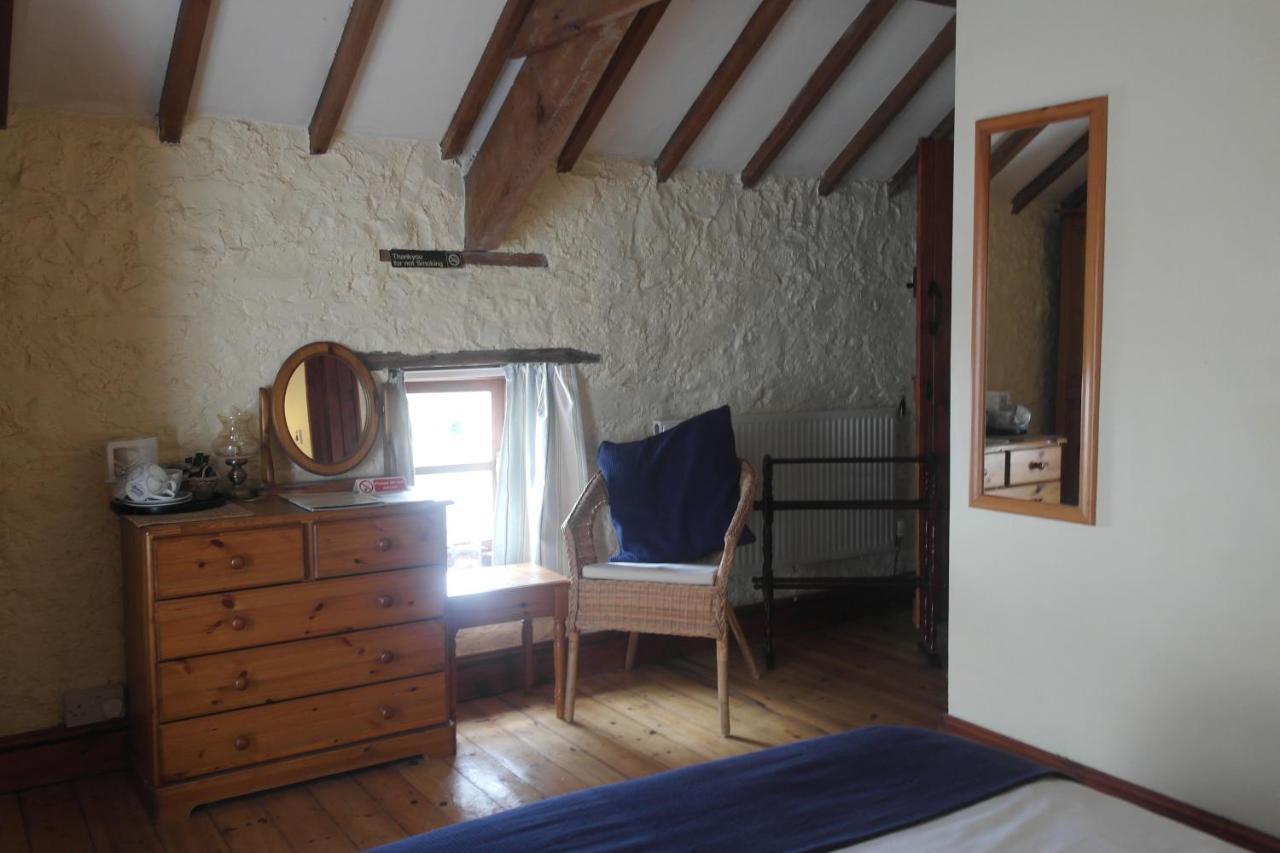 The Old Barn Bed & Breakfast Barry Bagian luar foto